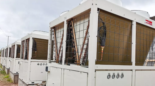 養(yǎng)鴨場老板：熱泵供暖溫度高，費用比燒煤還省！